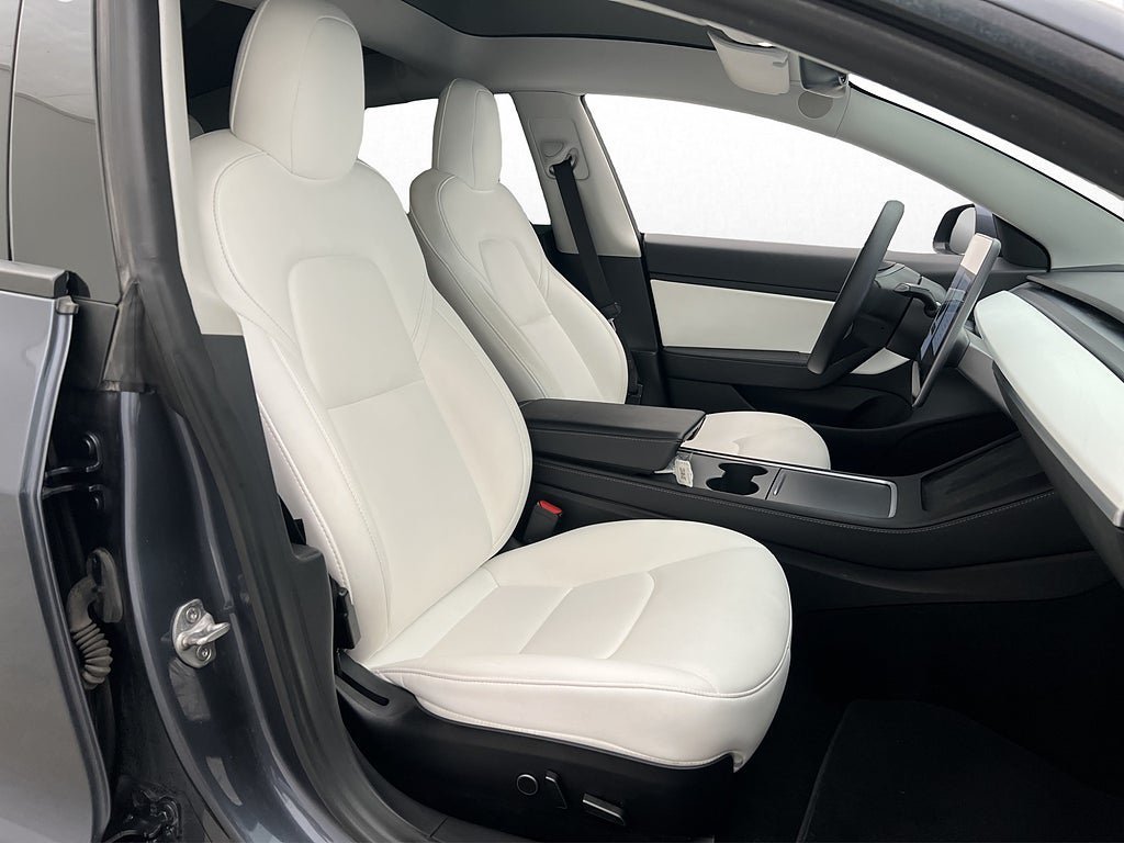 Vehicle Image 23