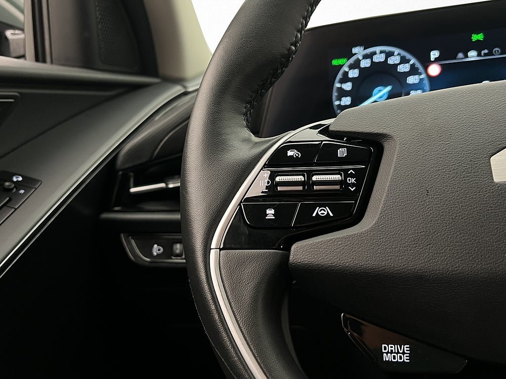 Vehicle Image 28