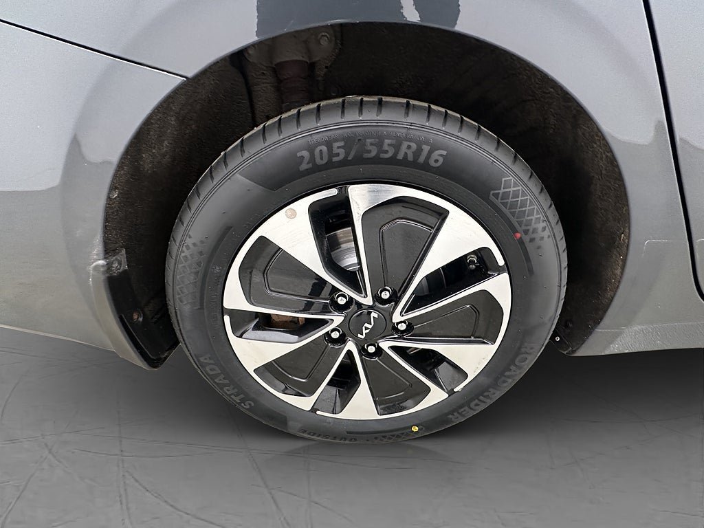 Vehicle Image 30