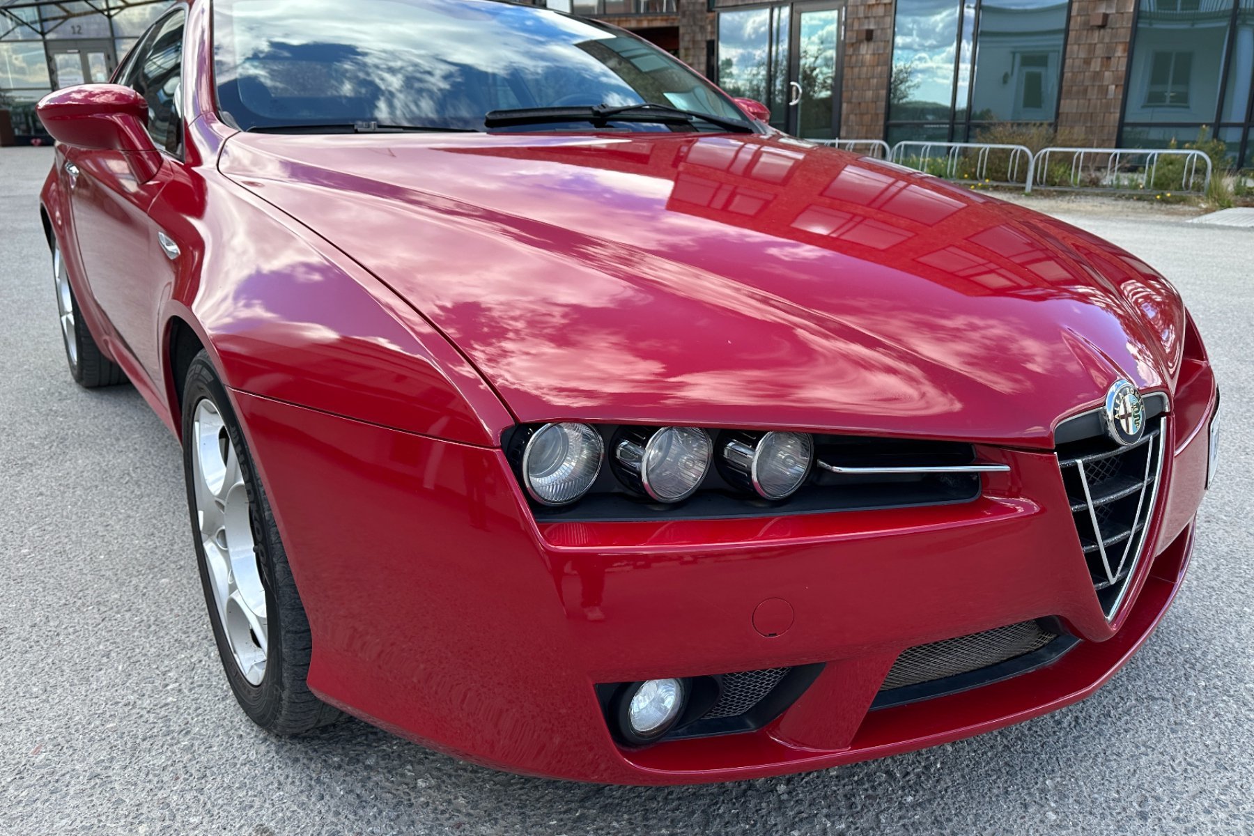 Vehicle Image 9
