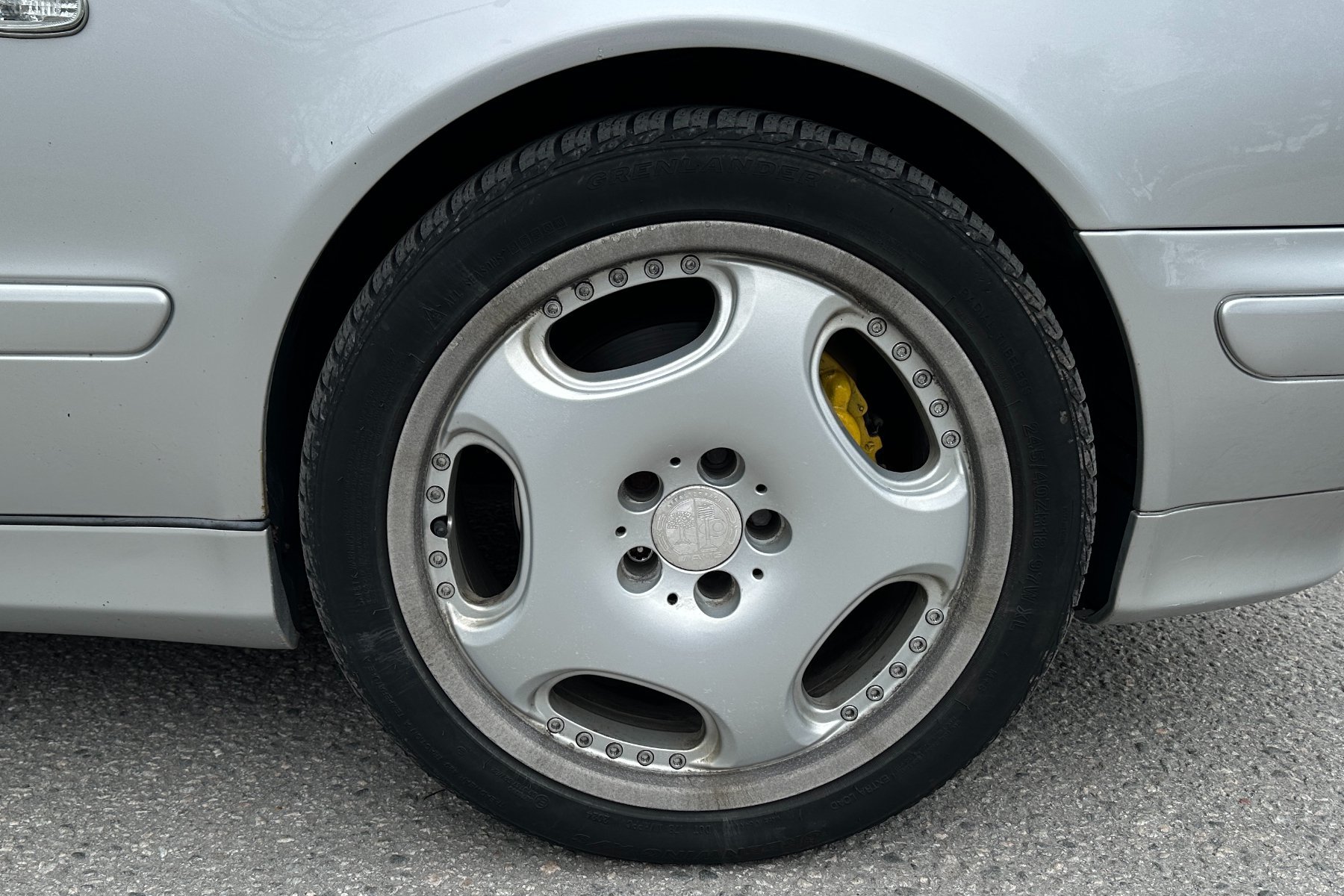 Vehicle Image 6