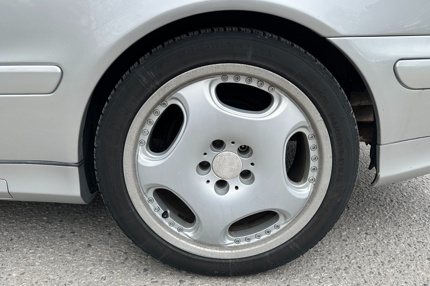Vehicle Image 8
