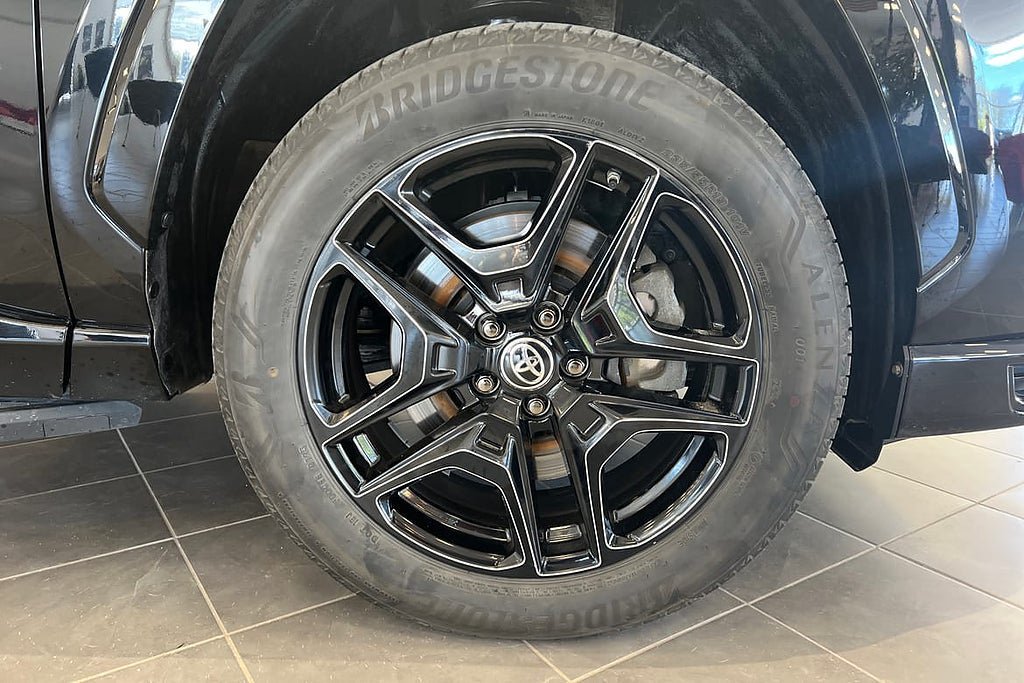 Vehicle Image 17