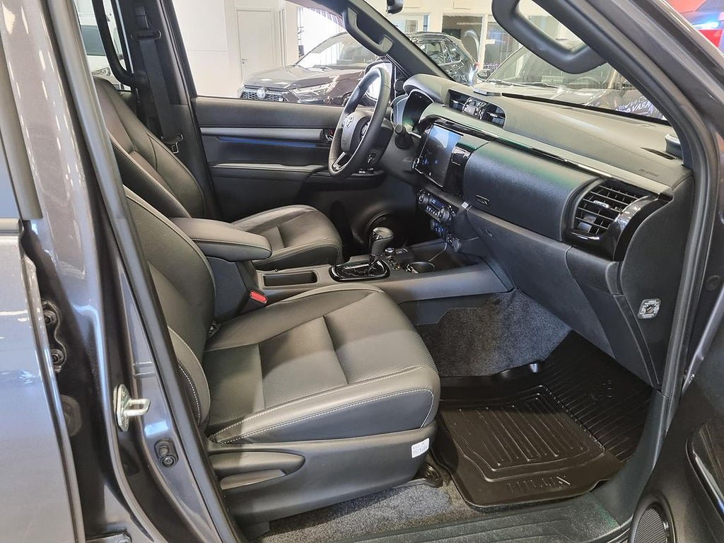 Vehicle Image 10