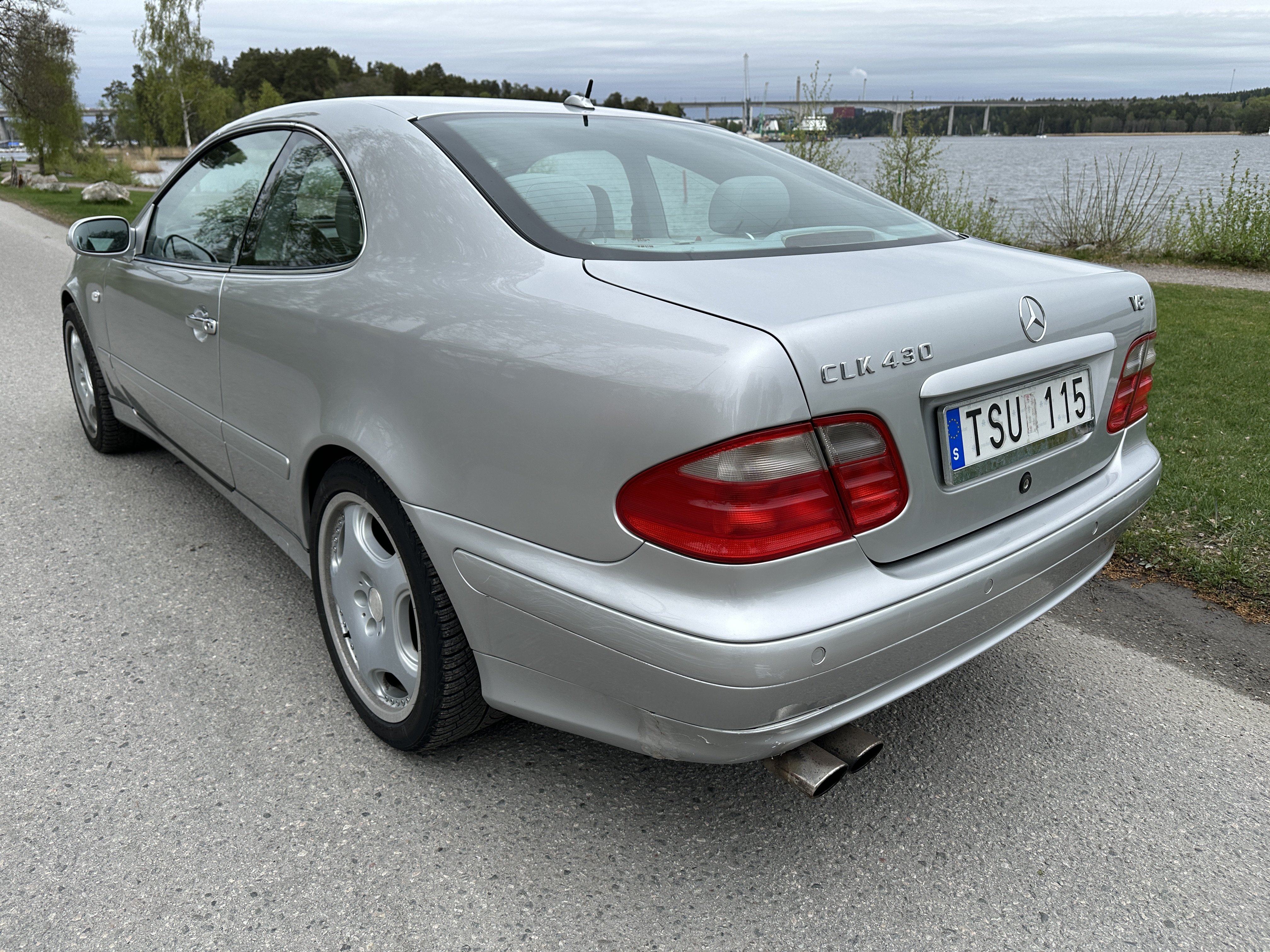 Vehicle Image 22