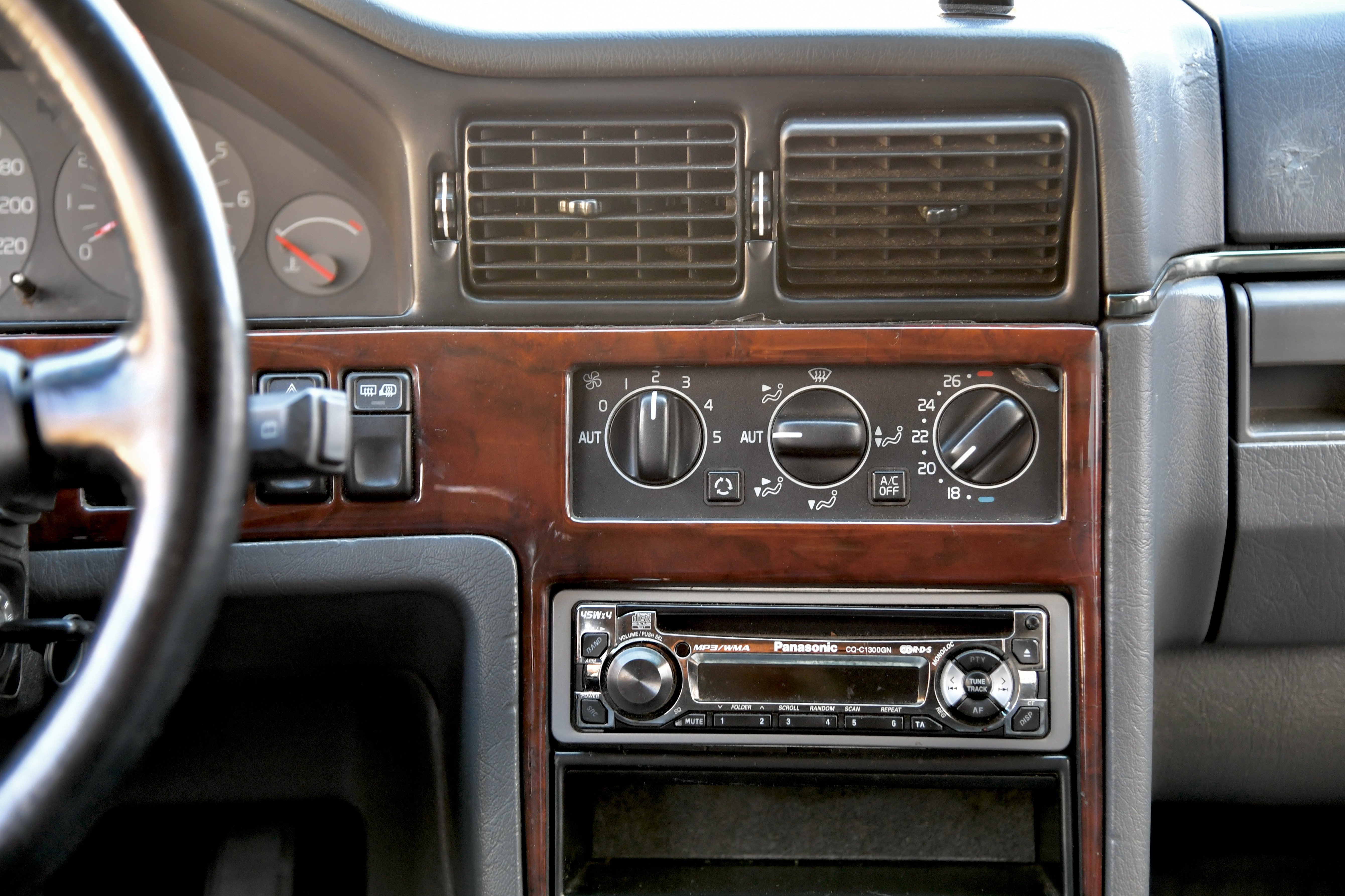 Vehicle Image 22