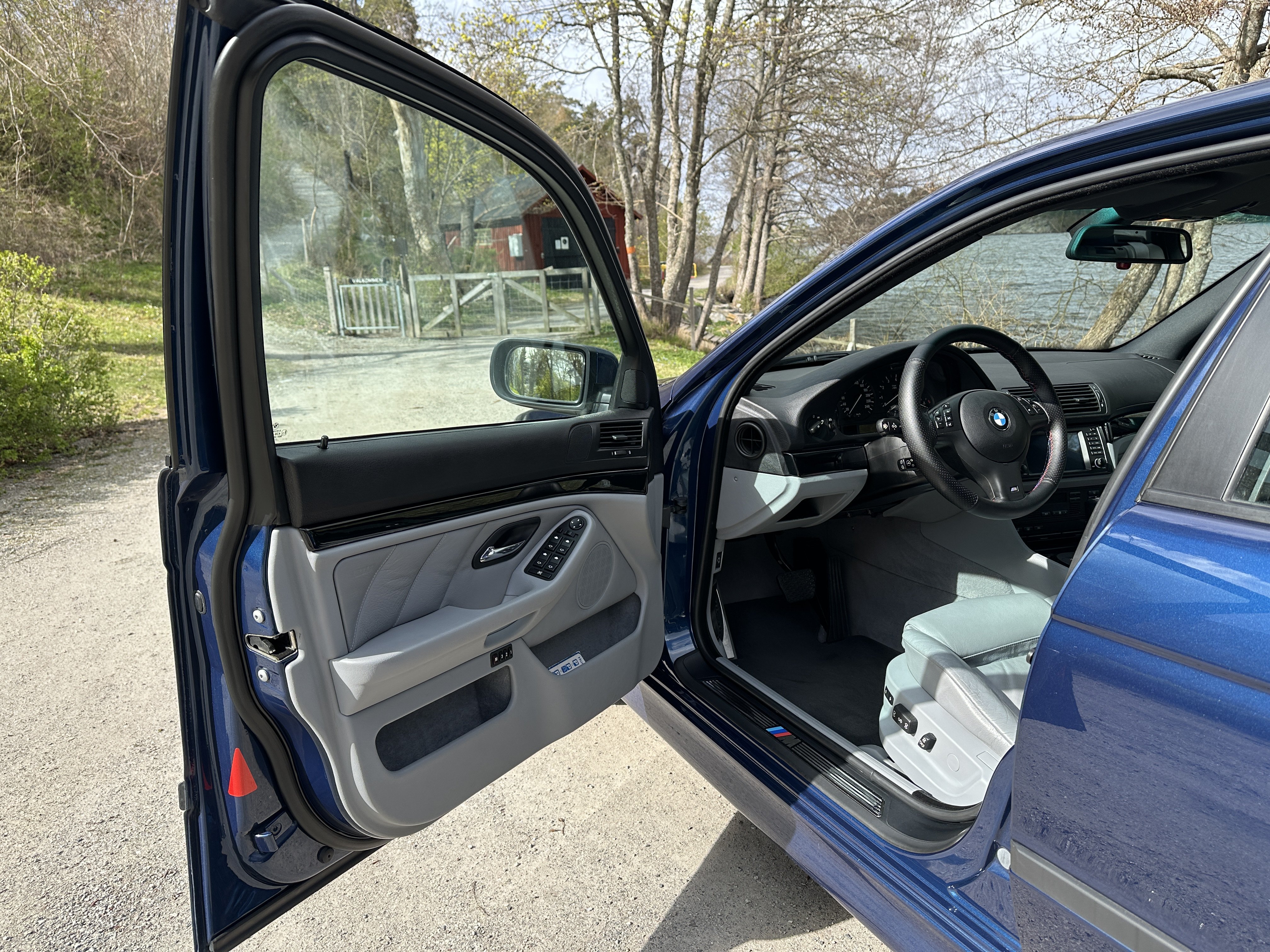 Vehicle Image 38