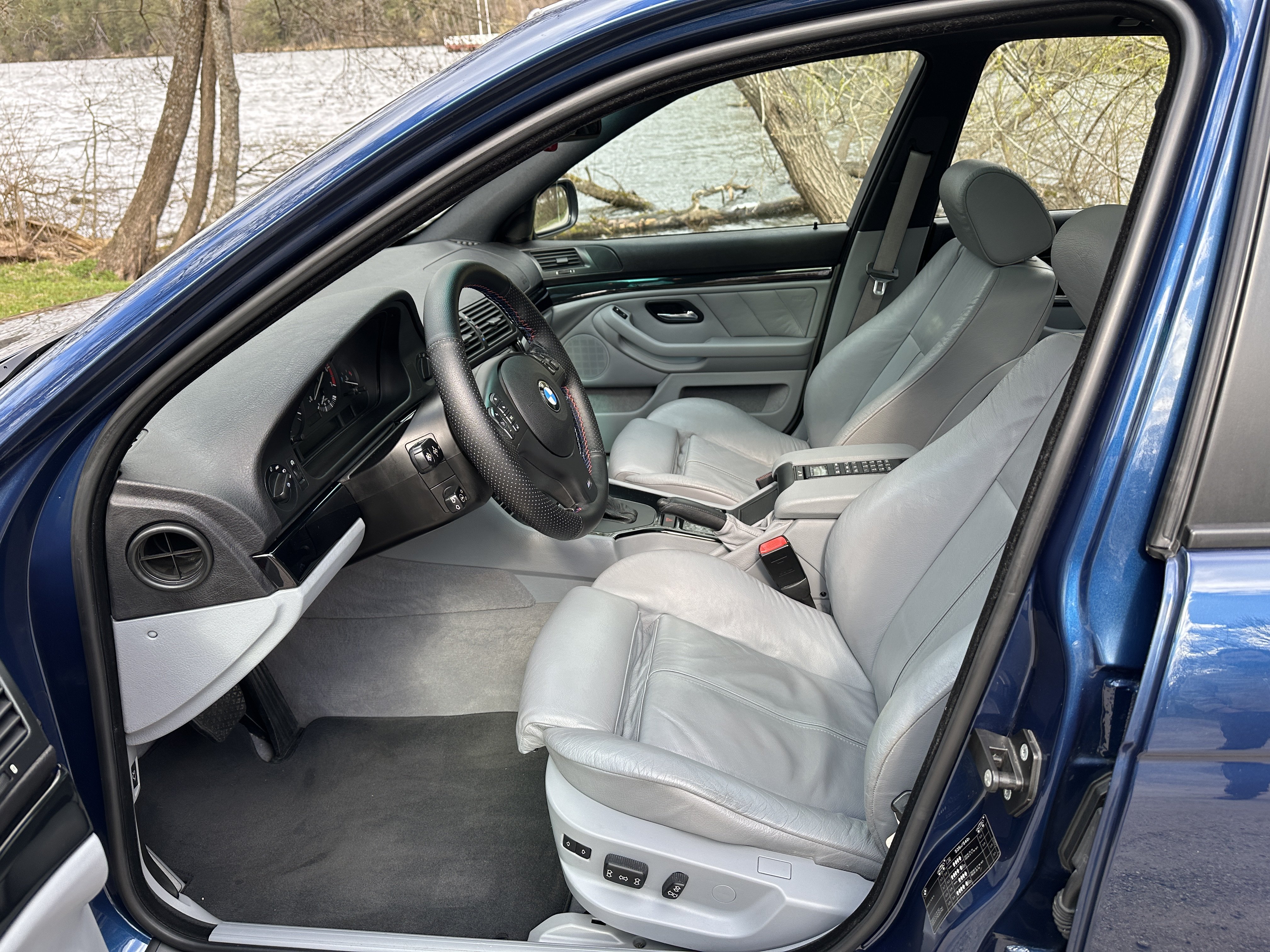 Vehicle Image 42