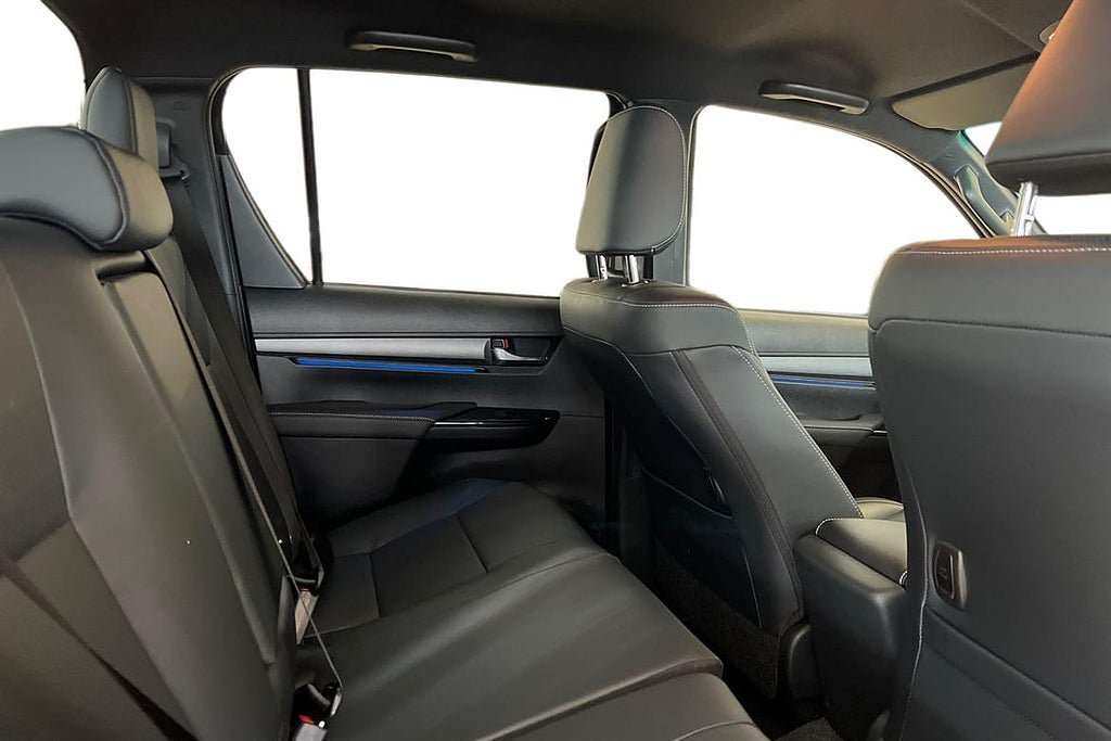 Vehicle Image 9