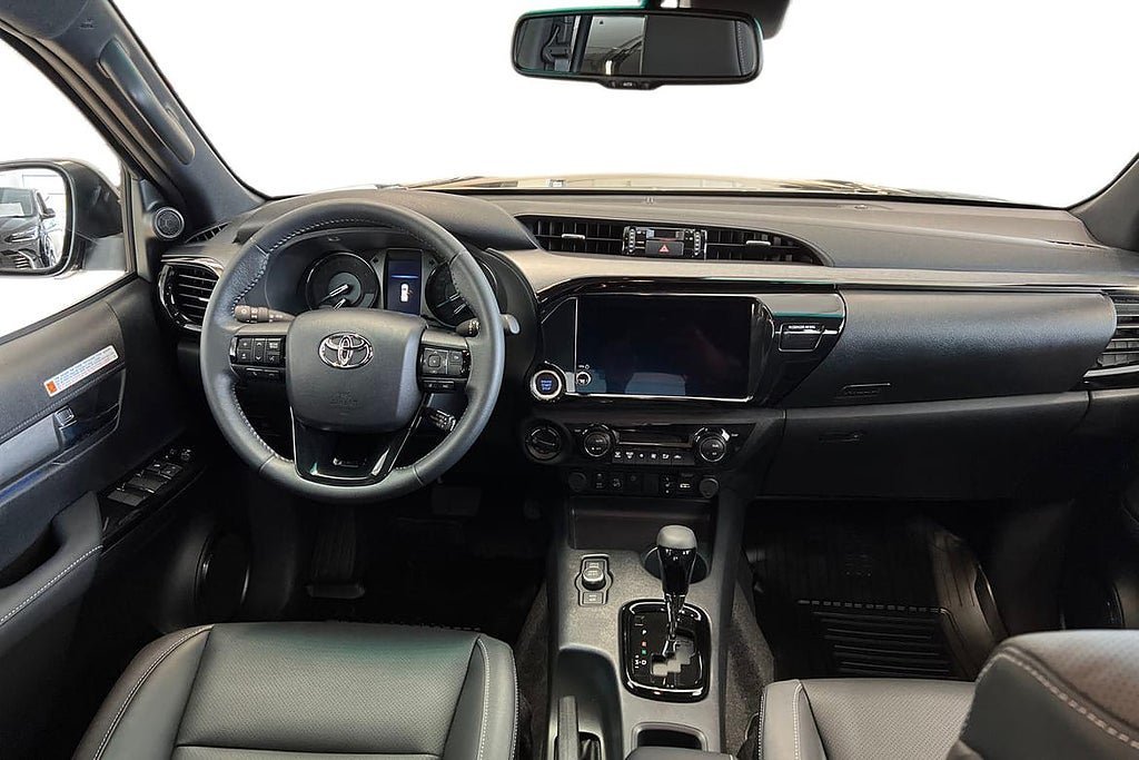 Vehicle Image 10