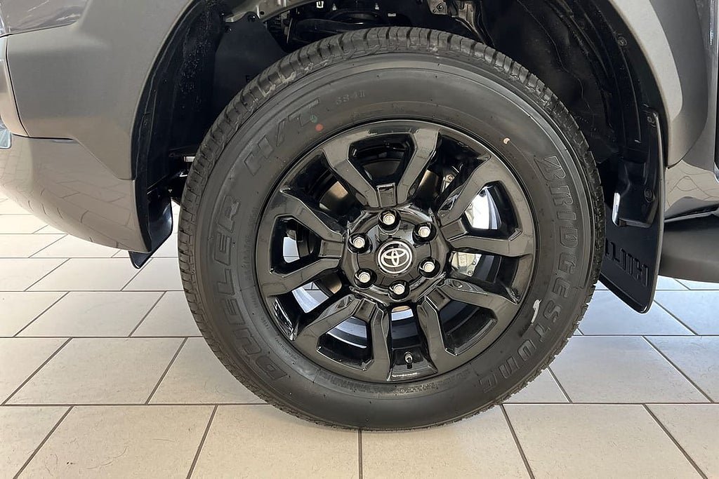 Vehicle Image 17