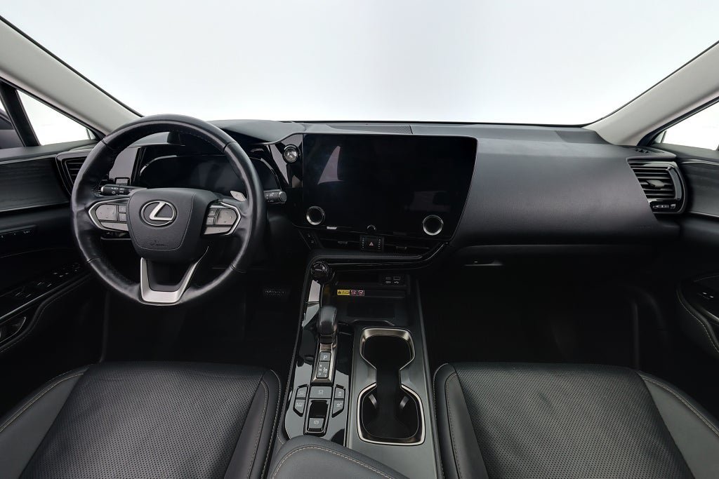 Vehicle Image 9