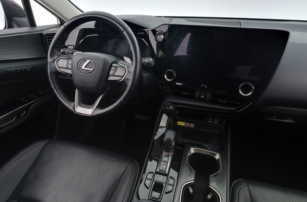 Vehicle Image 11