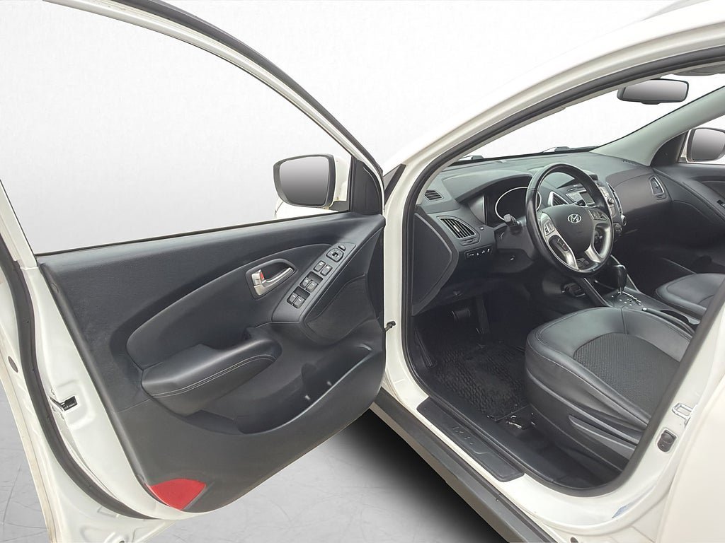 Vehicle Image 11