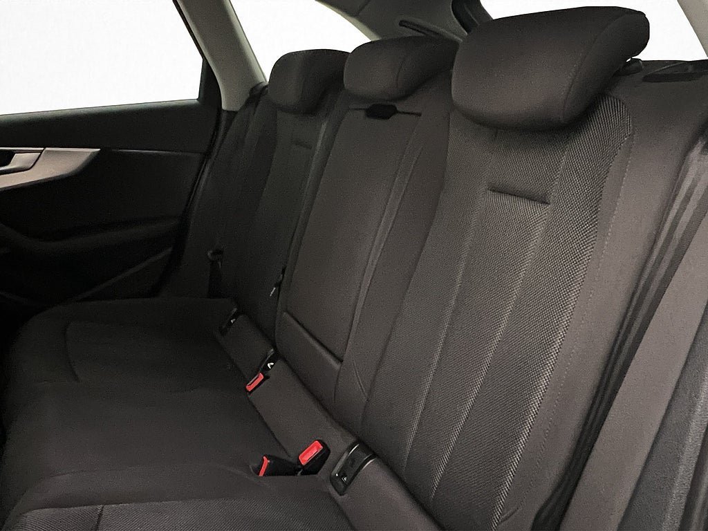Vehicle Image 28