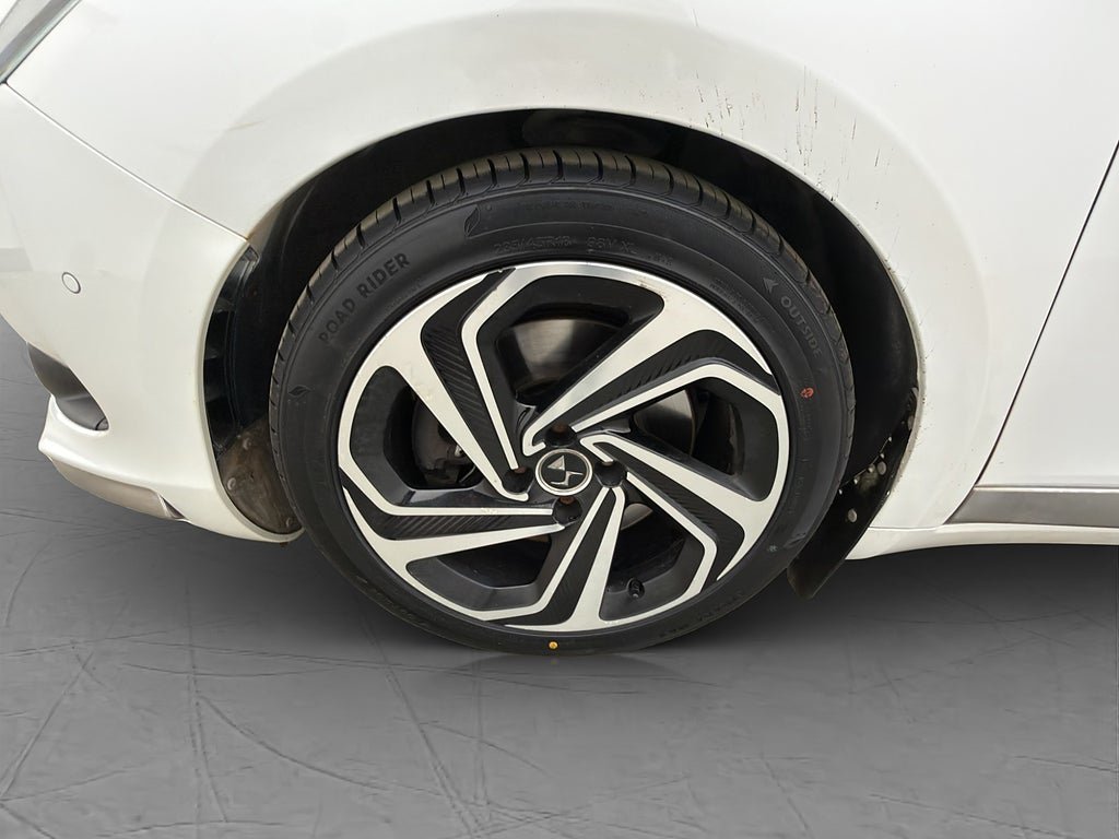 Vehicle Image 36