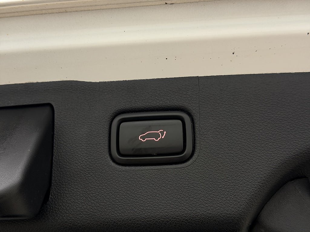 Vehicle Image 38