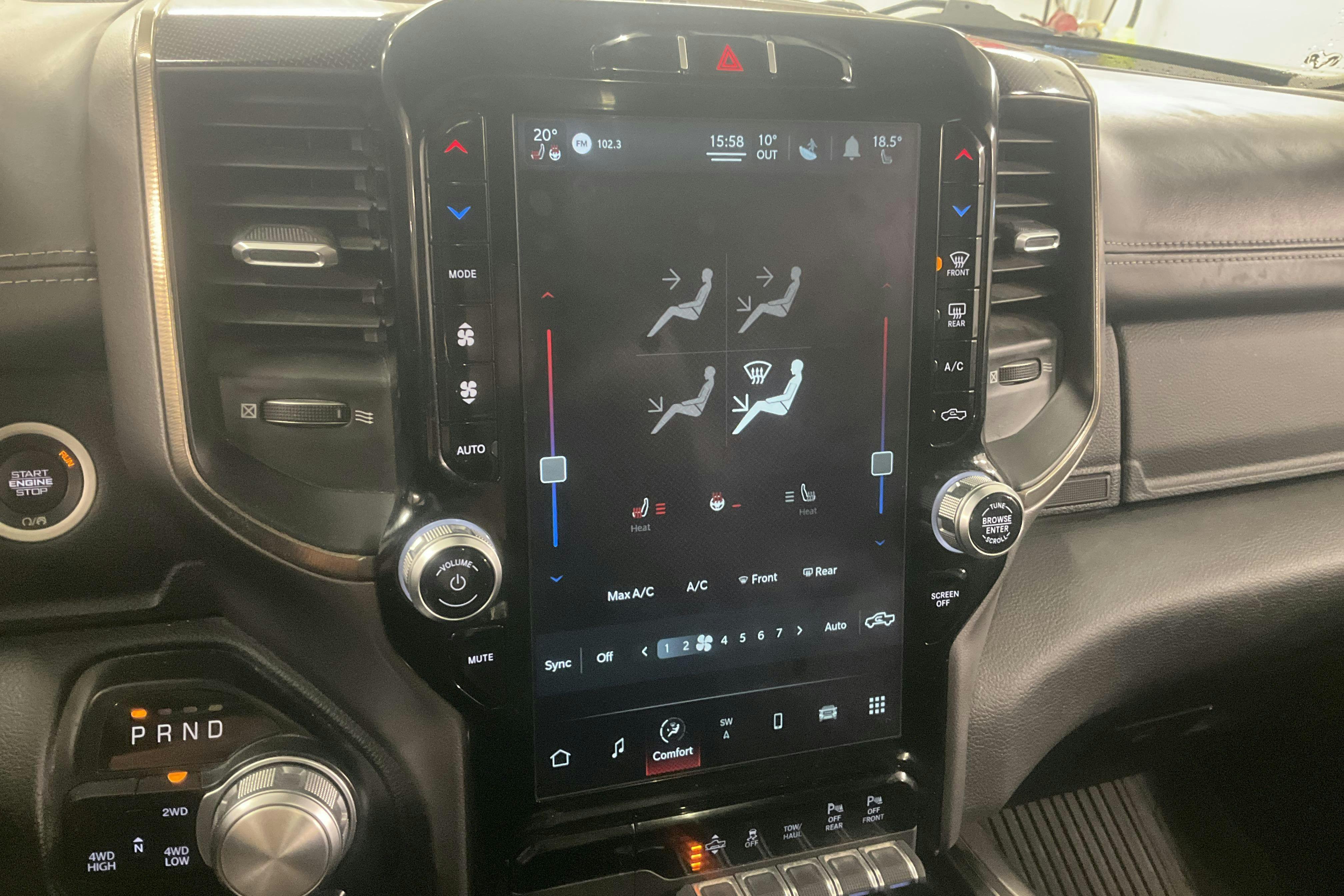Vehicle Image 16