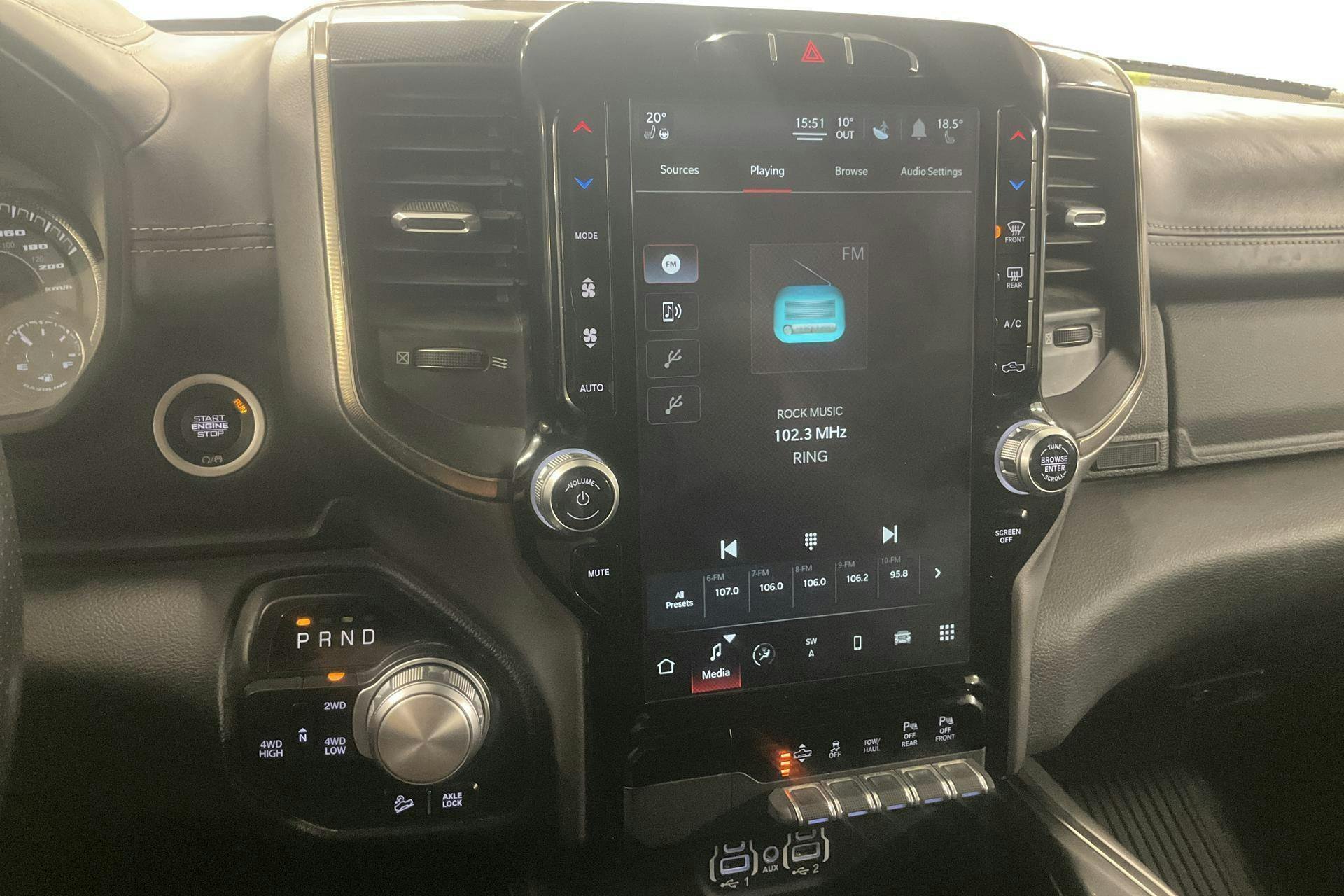 Vehicle Image 18