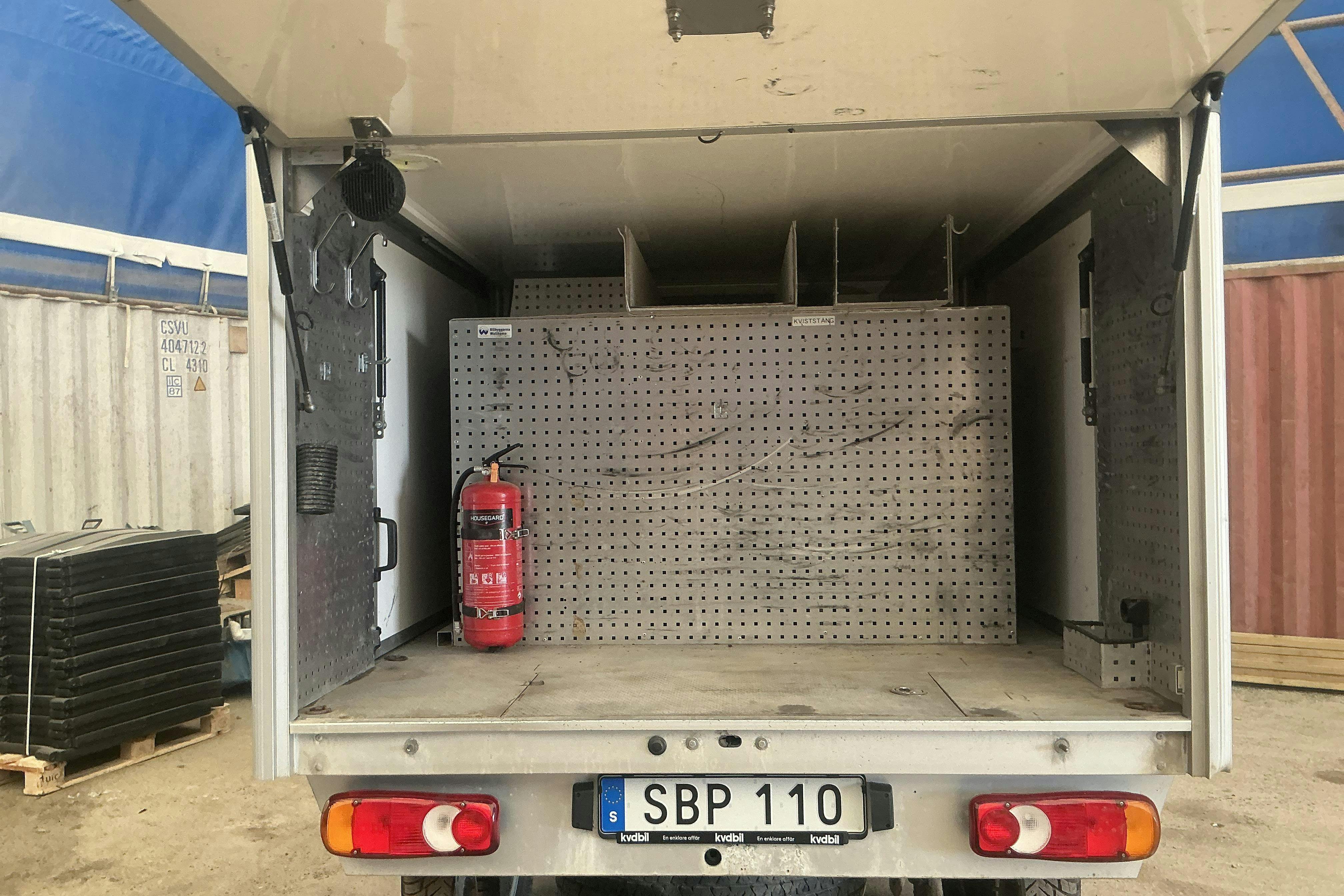 Vehicle Image 12