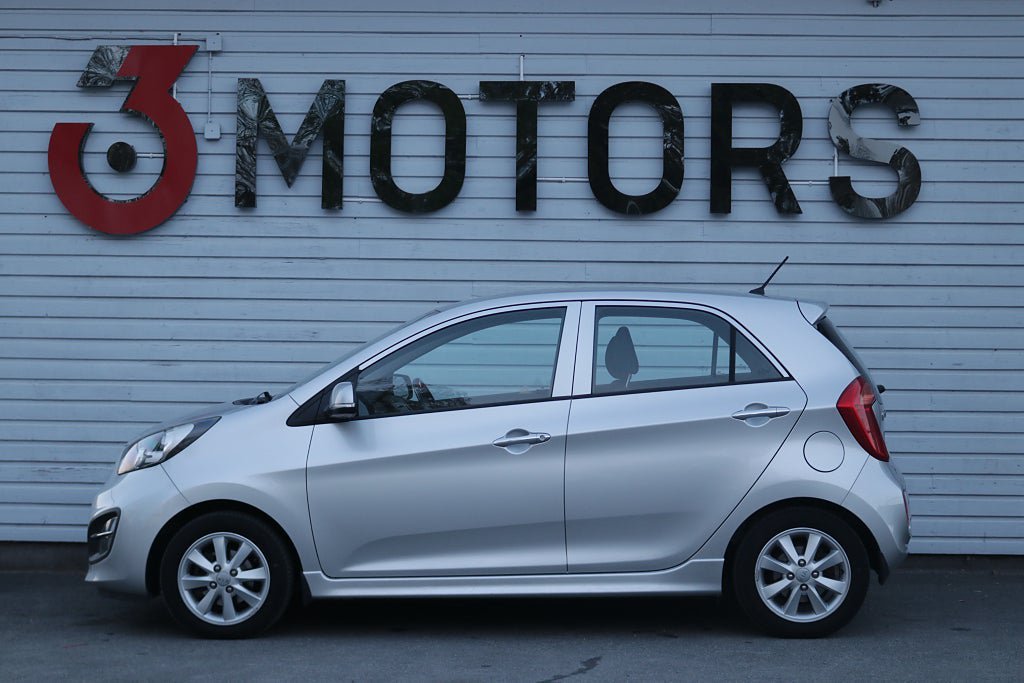 Vehicle Image 3