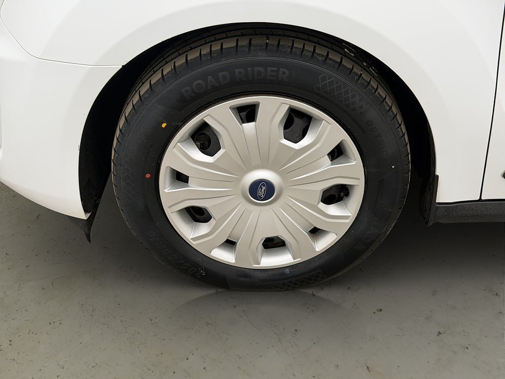 Vehicle Image 21