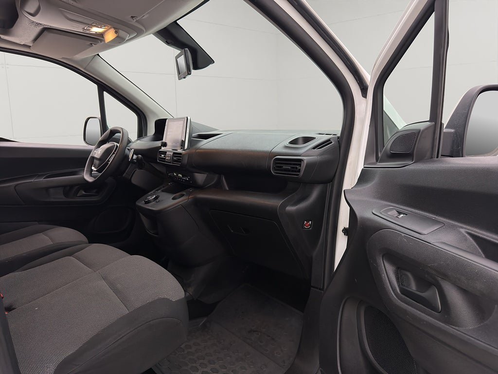 Vehicle Image 26