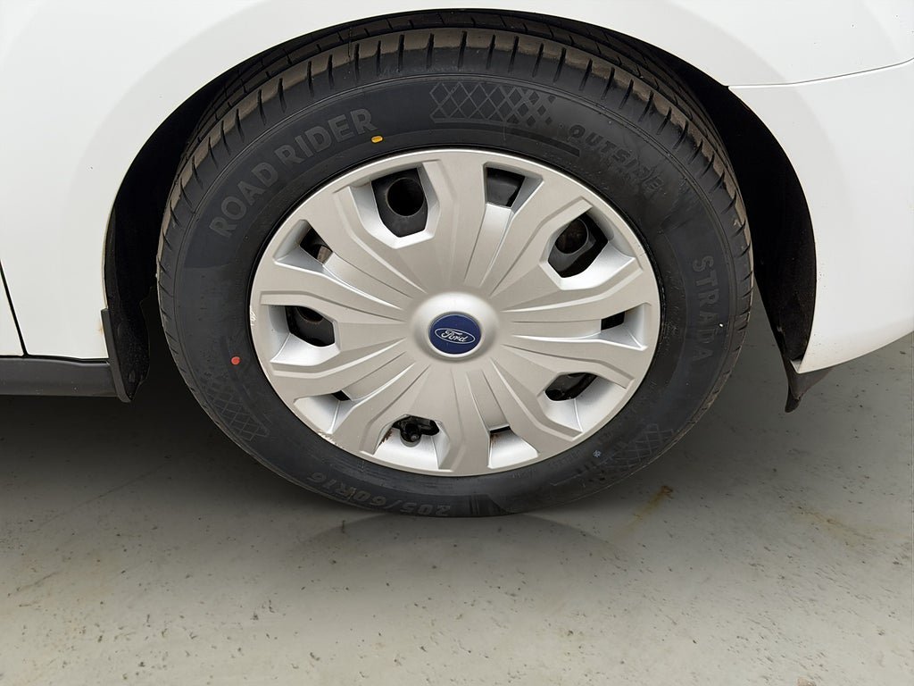 Vehicle Image 24
