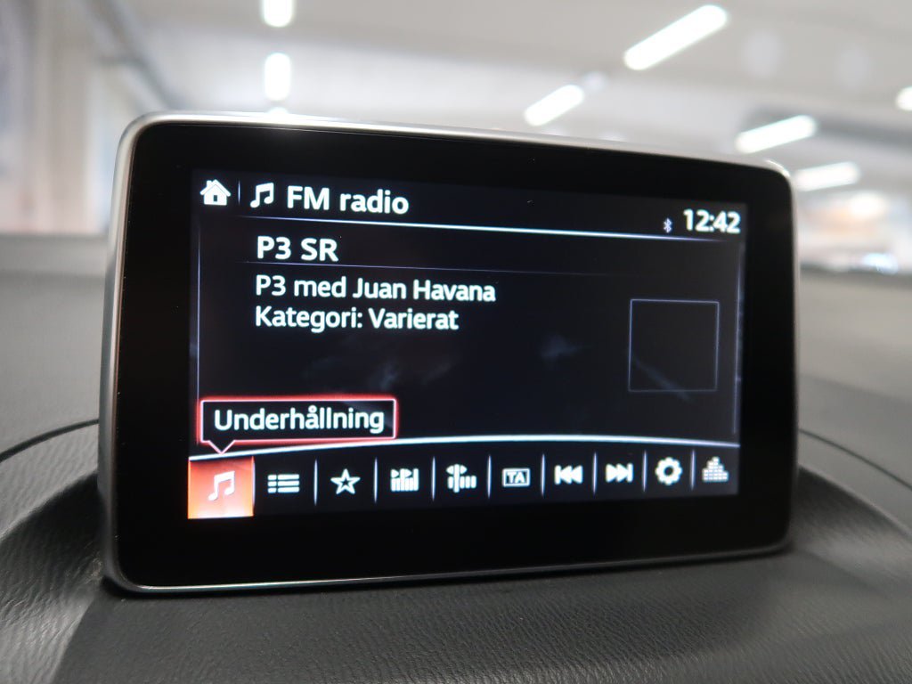Vehicle Image 25