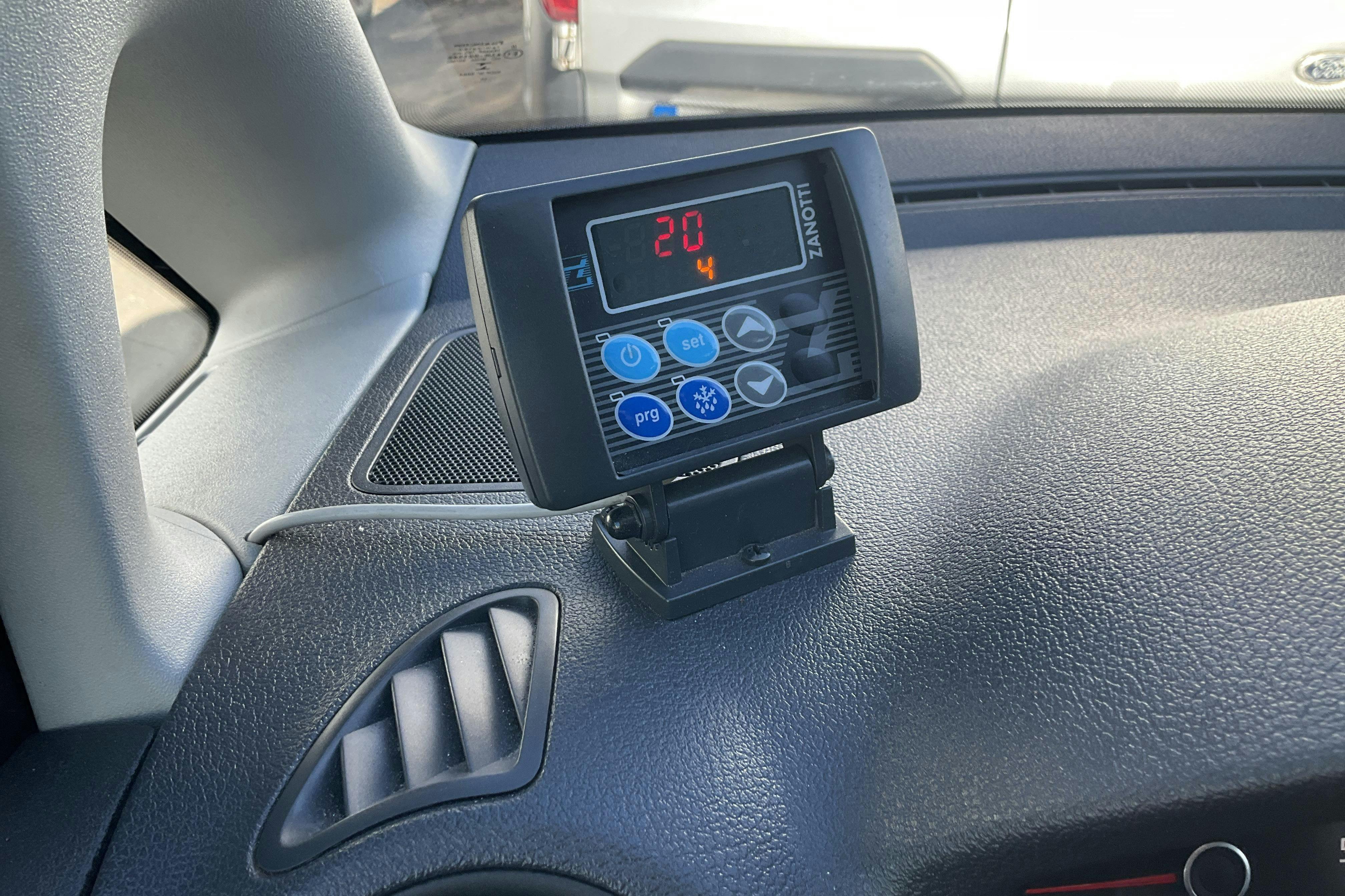 Vehicle Image 12