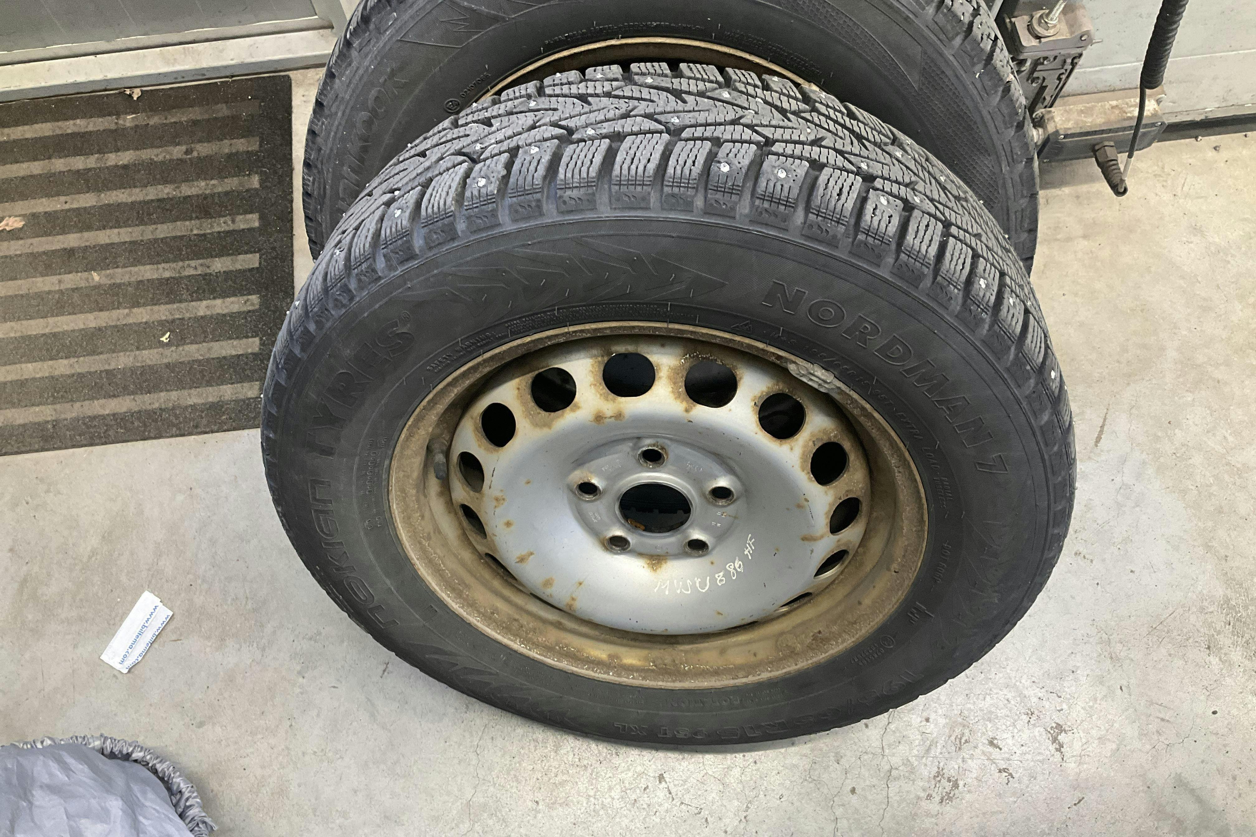 Vehicle Image 18