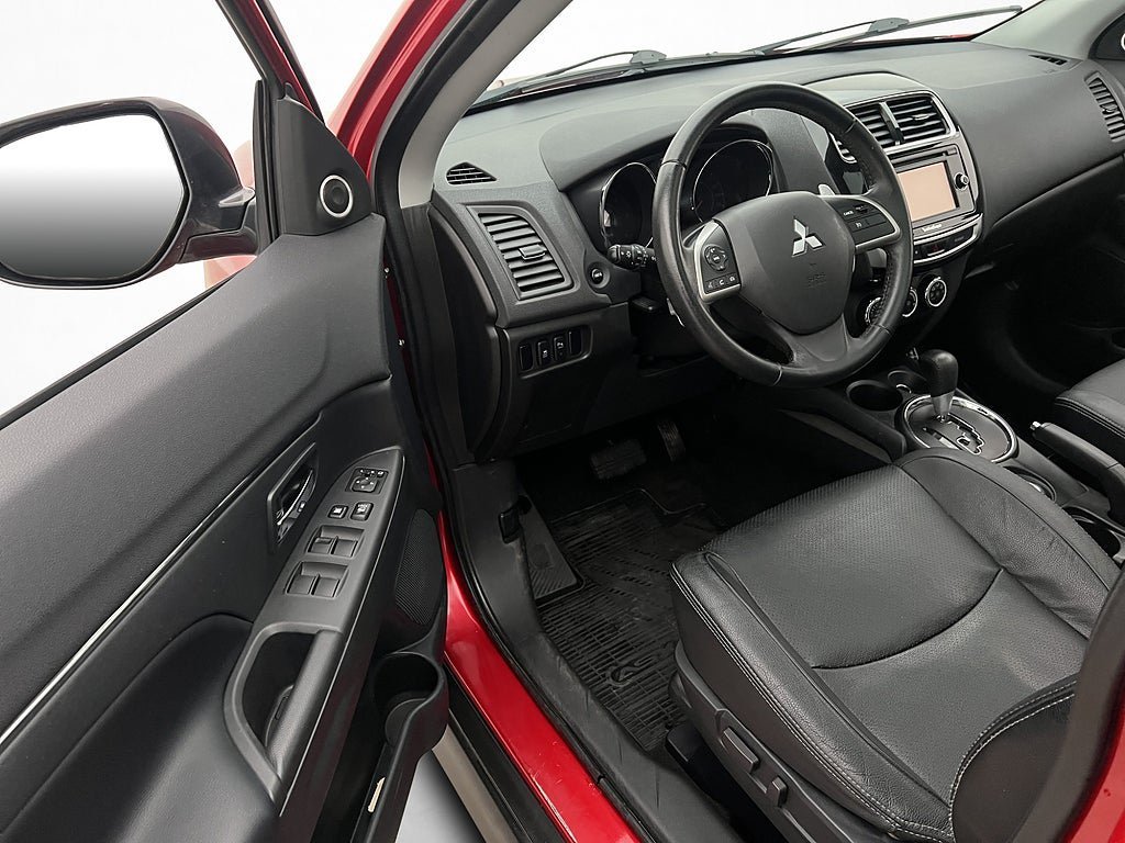 Vehicle Image 10