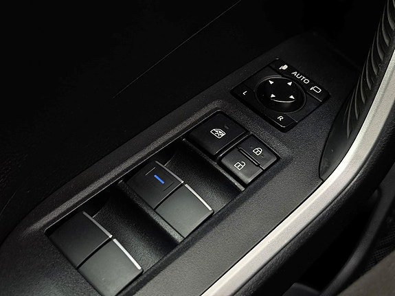 Vehicle Image 26