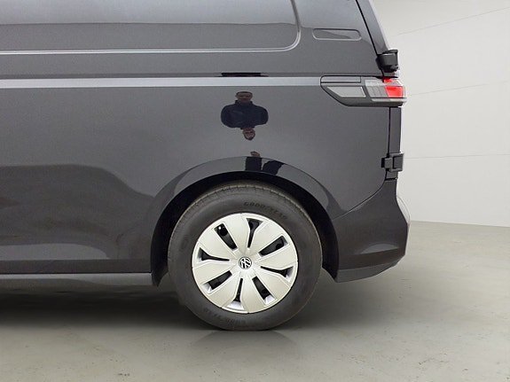 Vehicle Image 32