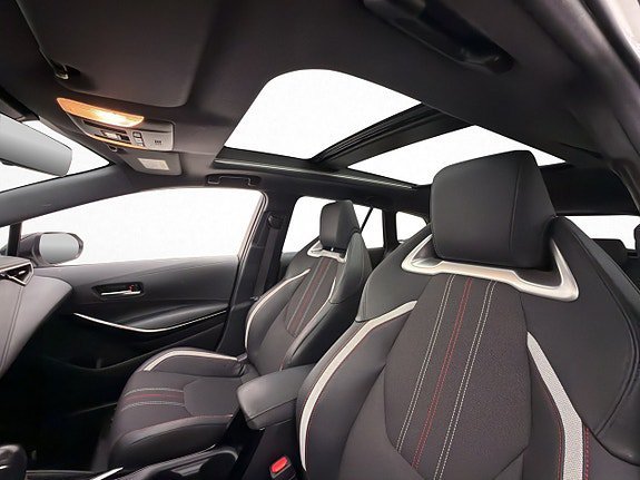 Vehicle Image 12
