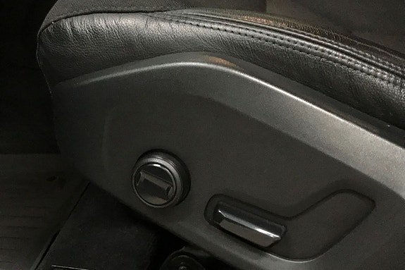Vehicle Image 28