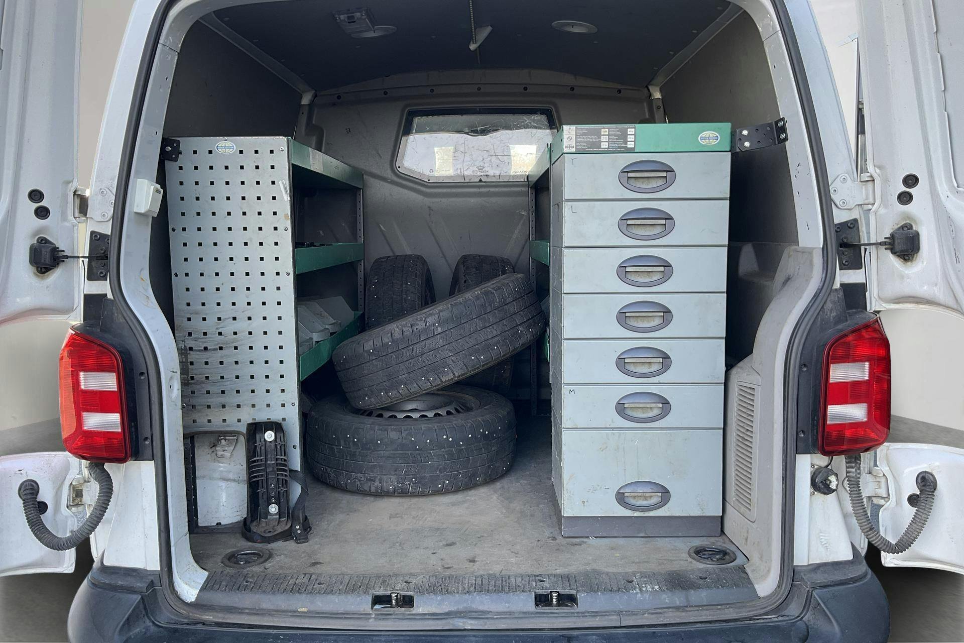 Vehicle Image 9