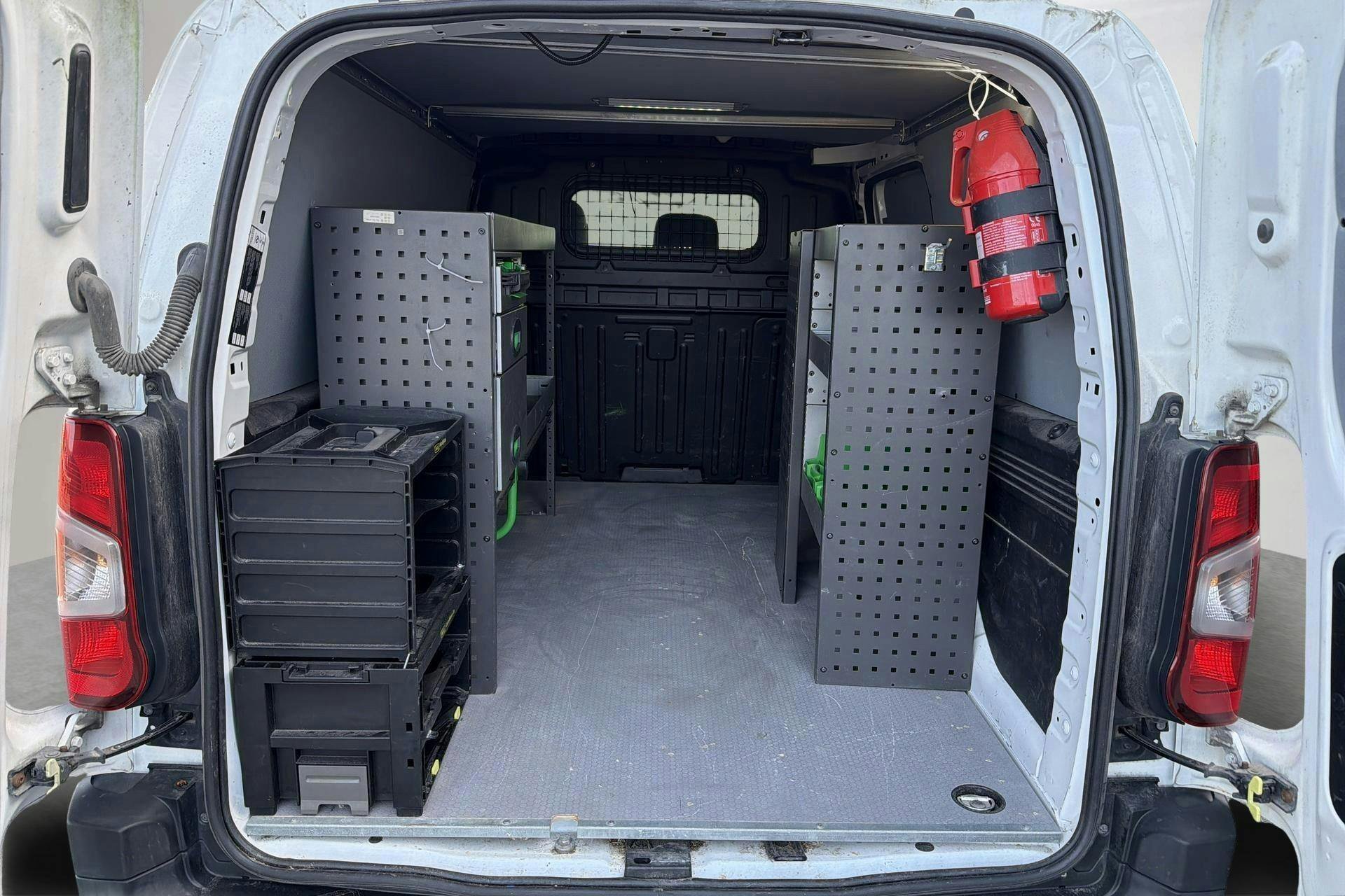 Vehicle Image 9
