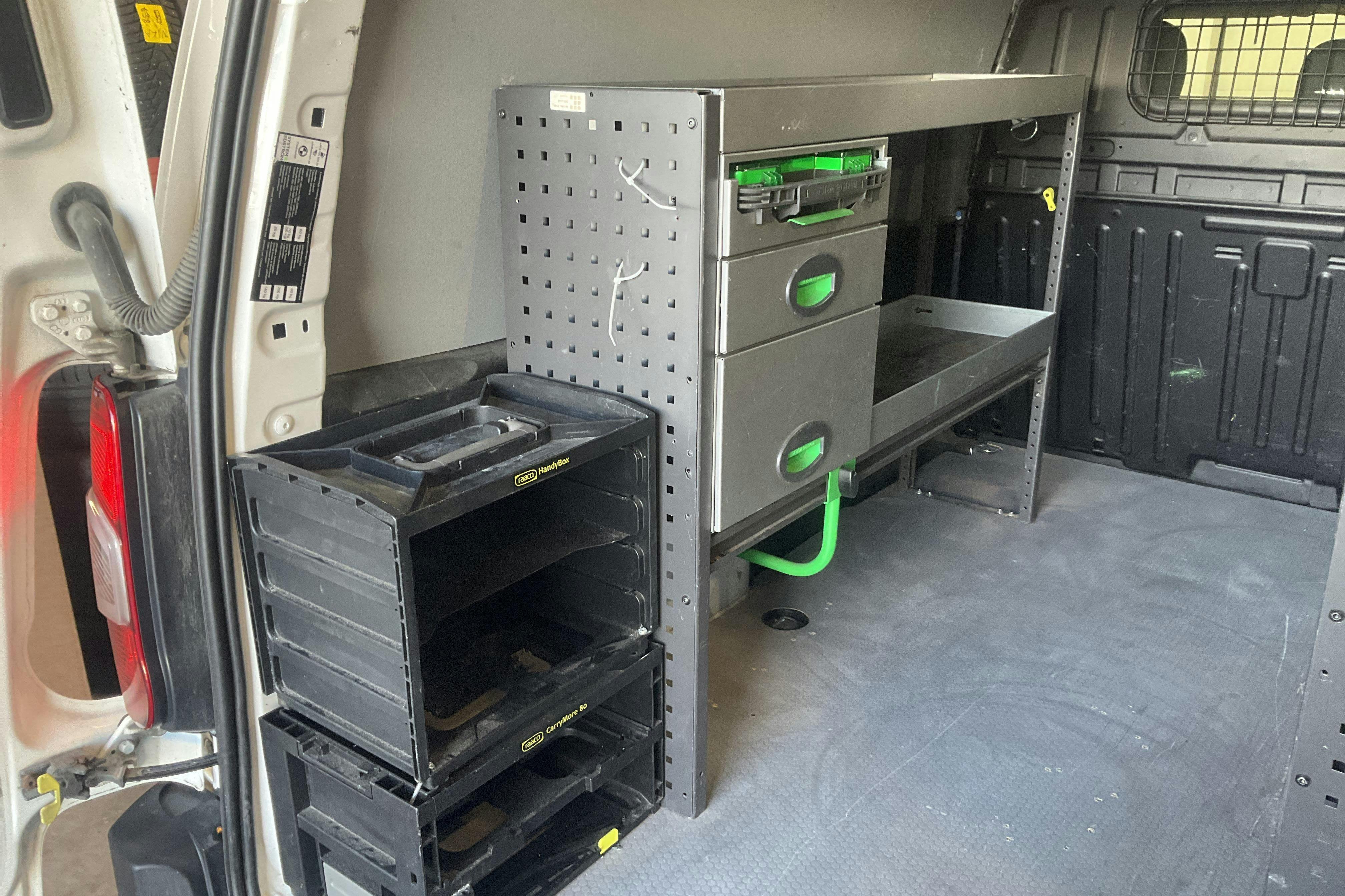 Vehicle Image 14