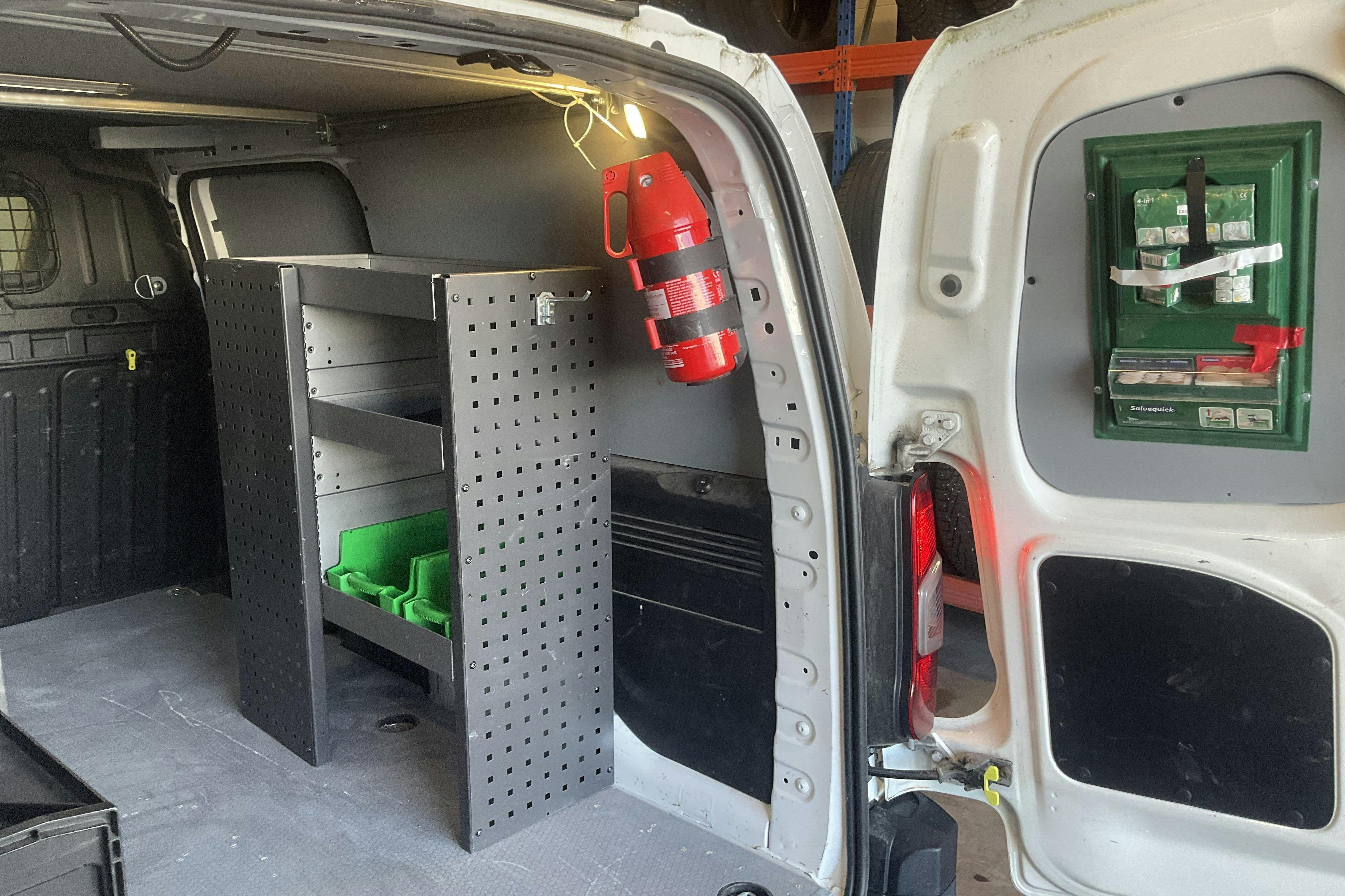 Vehicle Image 15