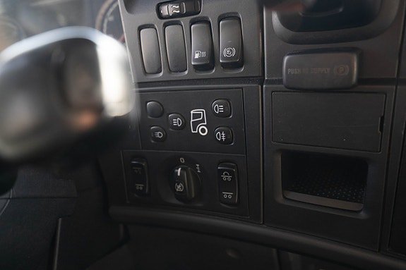 Vehicle Image 28