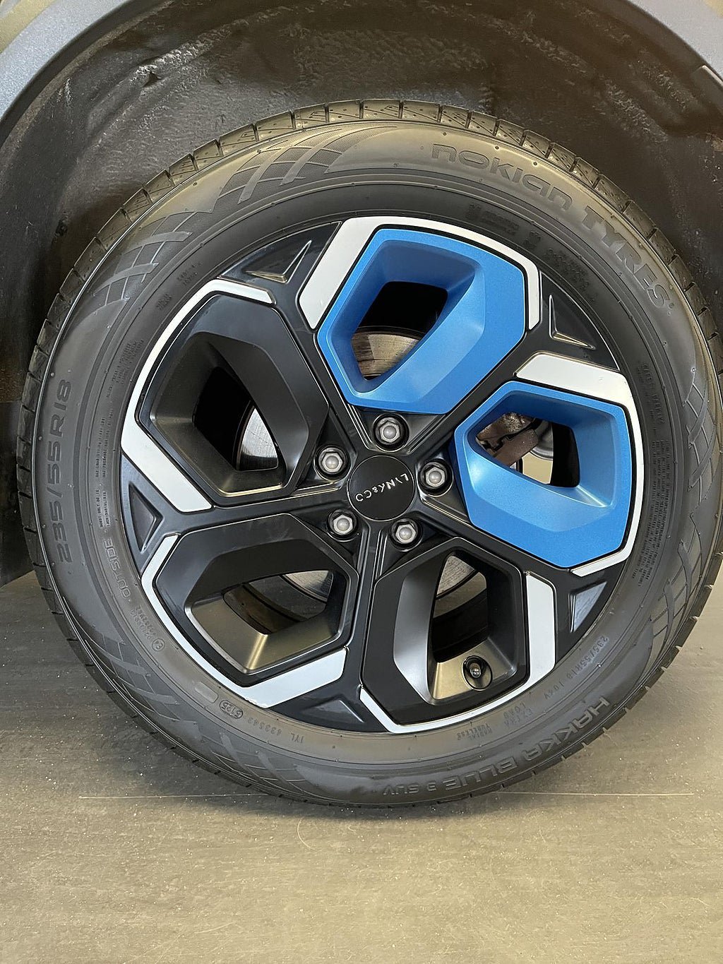 Vehicle Image 11