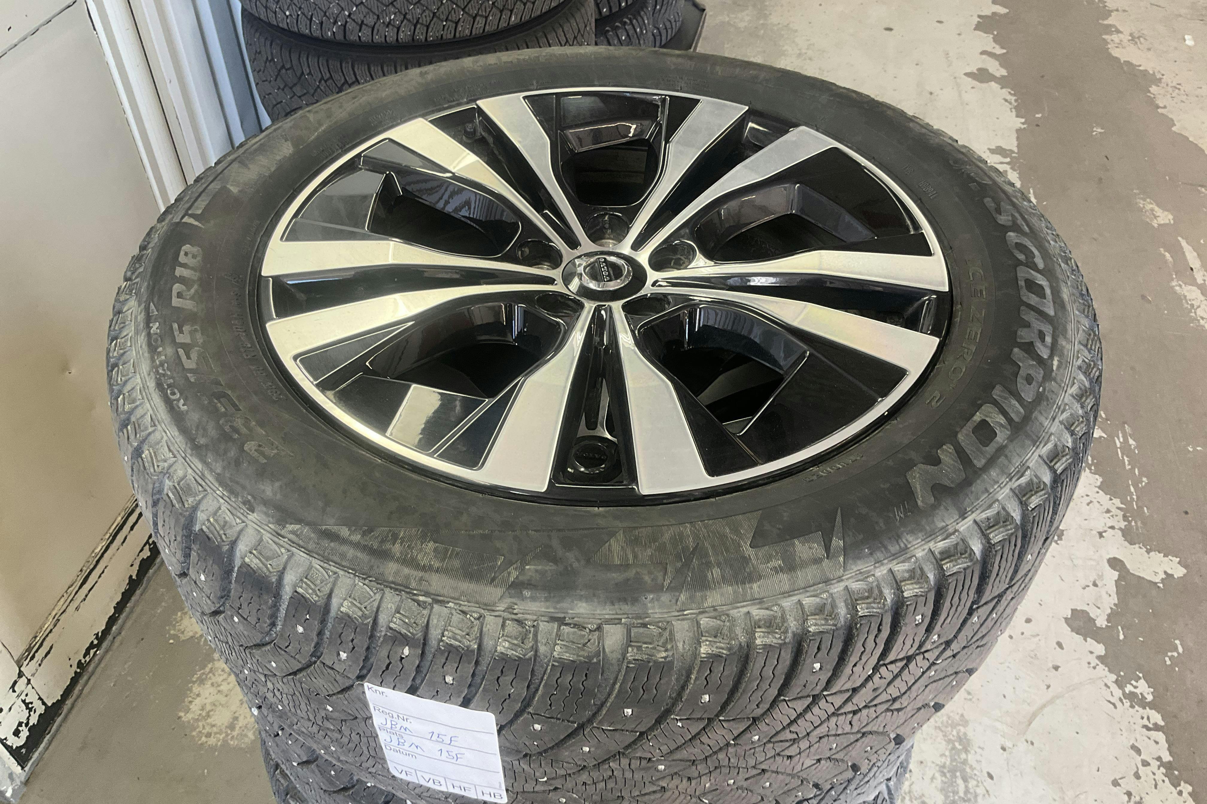 Vehicle Image 16
