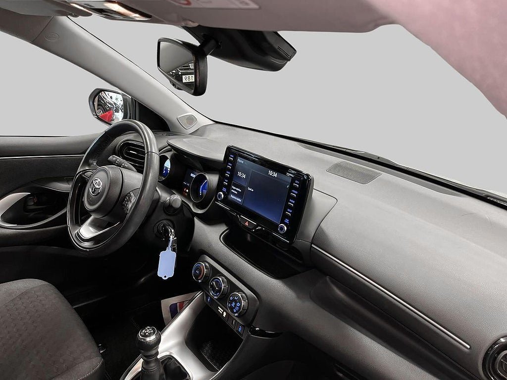 Vehicle Image 10