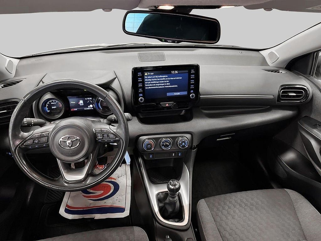 Vehicle Image 12