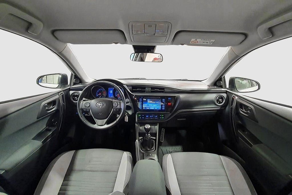 Vehicle Image 15
