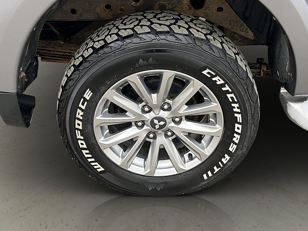 Vehicle Image 30