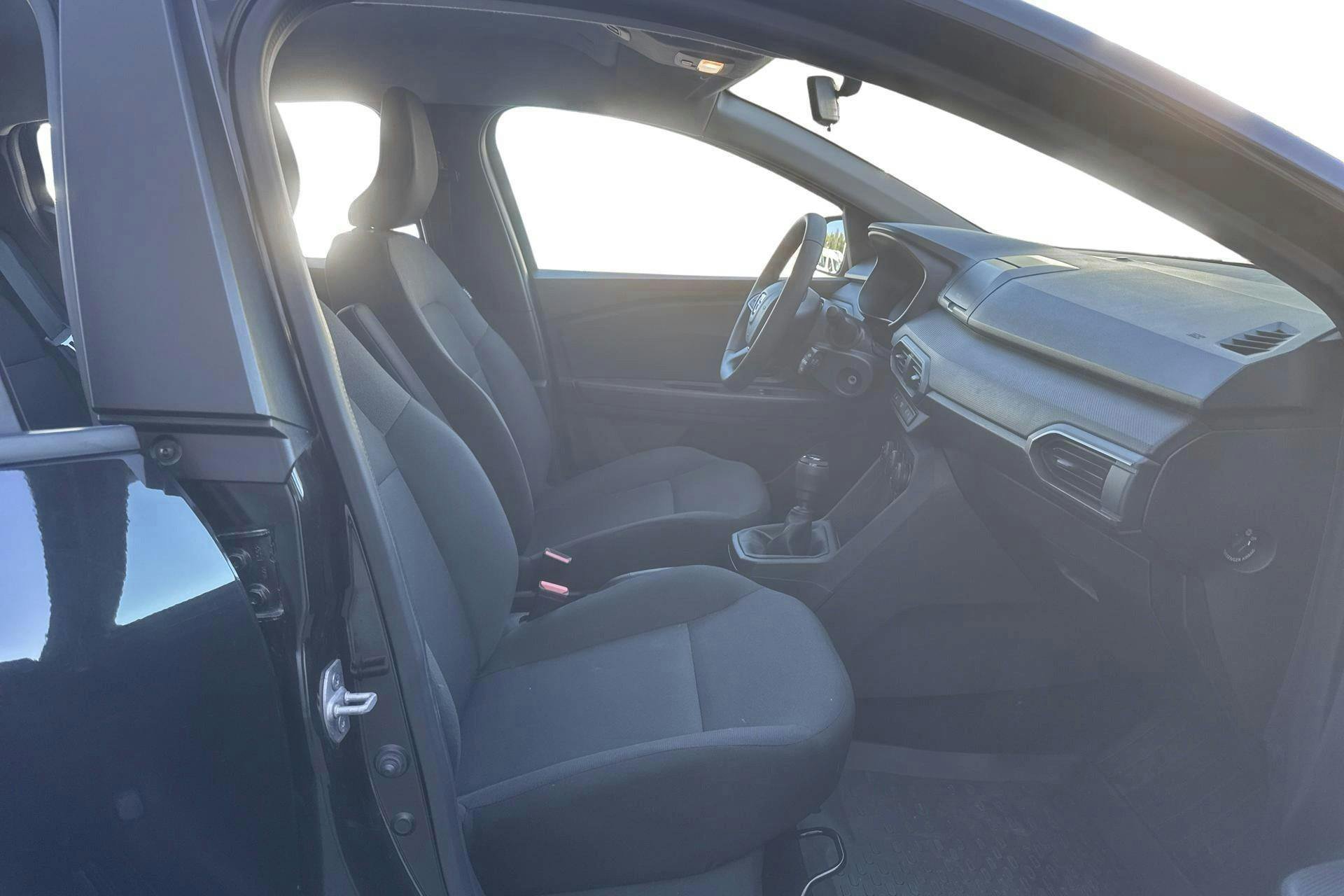 Vehicle Image 7