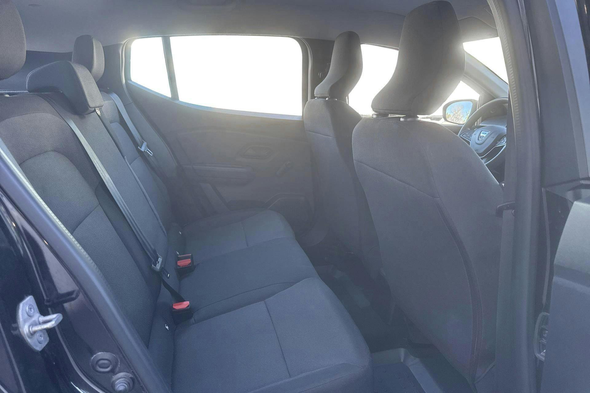 Vehicle Image 8