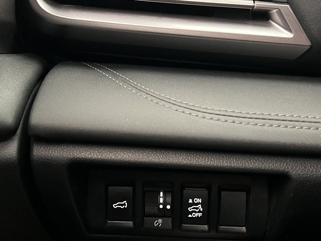 Vehicle Image 35